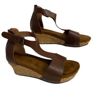 Pierre Dumas Shoes NEW Brown Cork Wedges T-Strap Size 7 Ankle Strap with Buckle